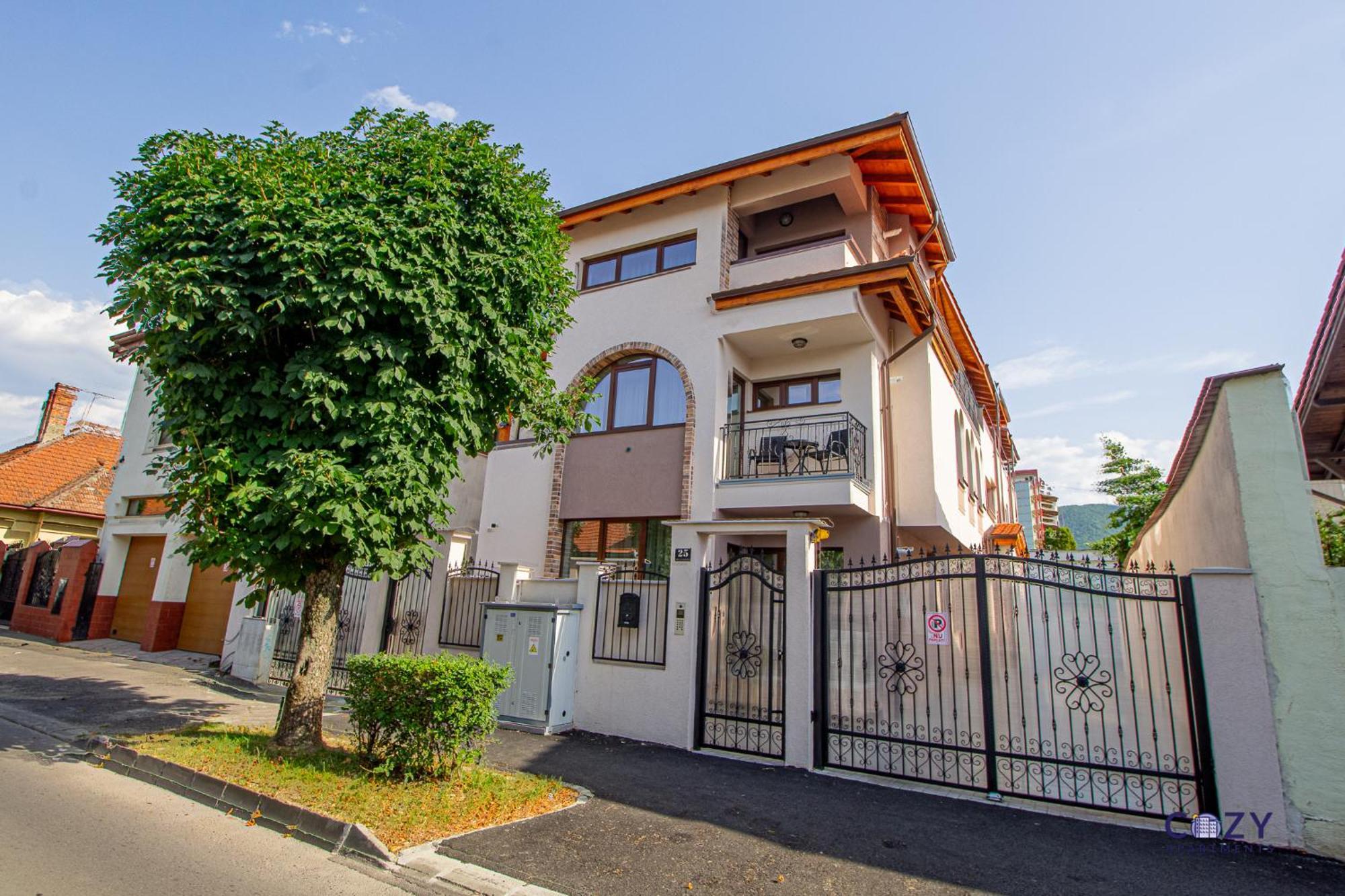 Cozy Brand New Boutique Aparthotel Braşov Buitenkant foto