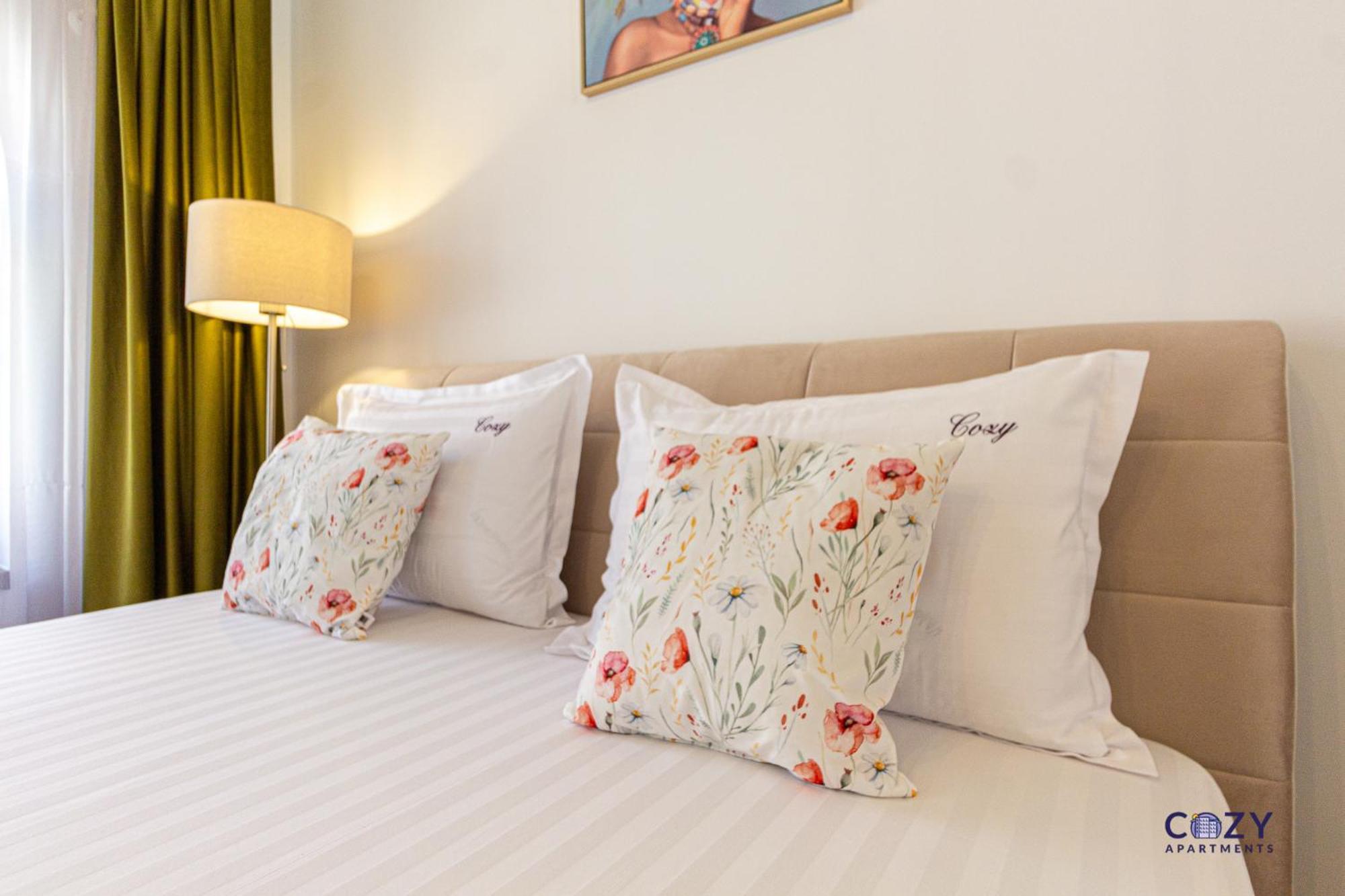 Cozy Brand New Boutique Aparthotel Braşov Buitenkant foto